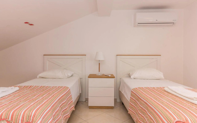 Golden Maré By Algarvemanta