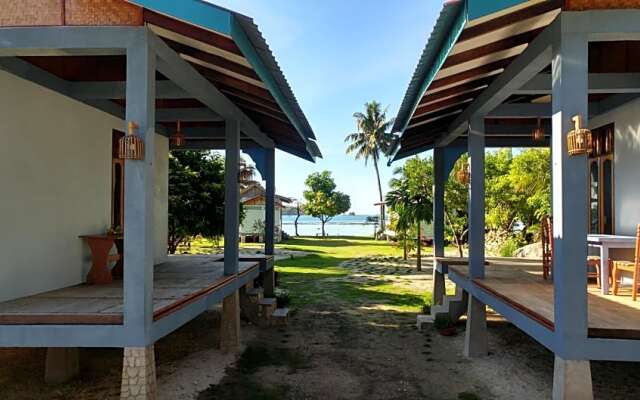 New Raya - Nias Beach Bungalows