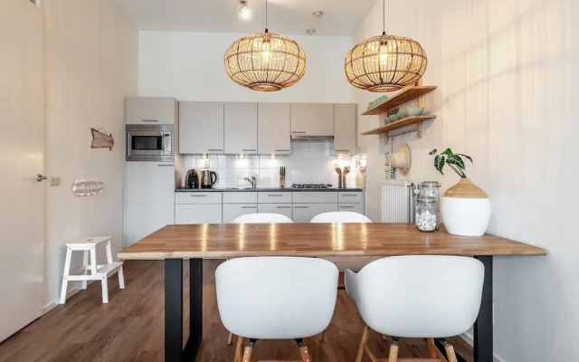 Beautiful Apartment With Harbour Views