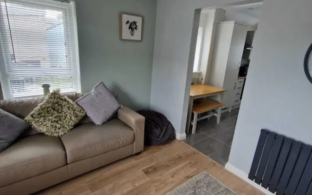 Captivating 2-bed Apartment in Tenby