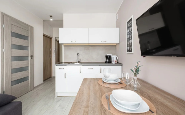 Nadbrzeżna Apartment by Renters