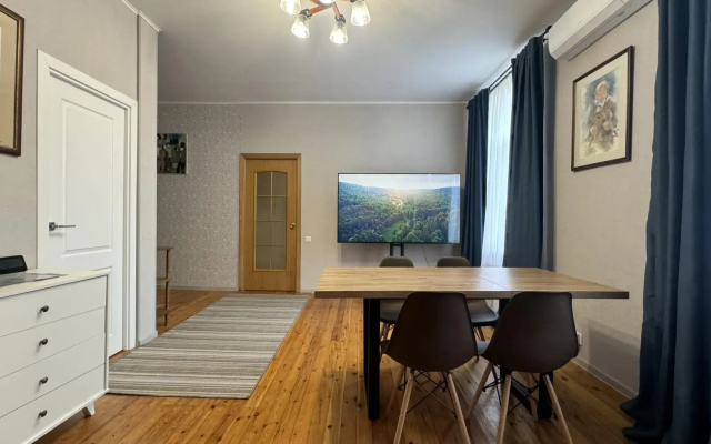 Taunhaus s saunoj v centre u nabereznoj