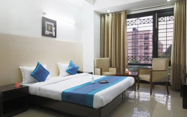 FabHotel Exotica Noida Expressway
