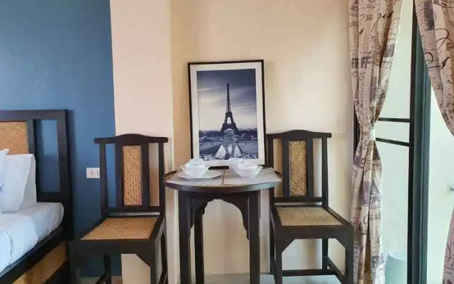 At Samutsakorn Condo