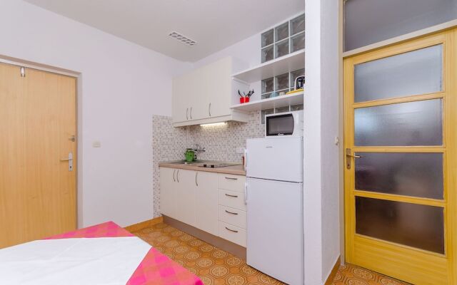 Apartments and Rooms Darinka