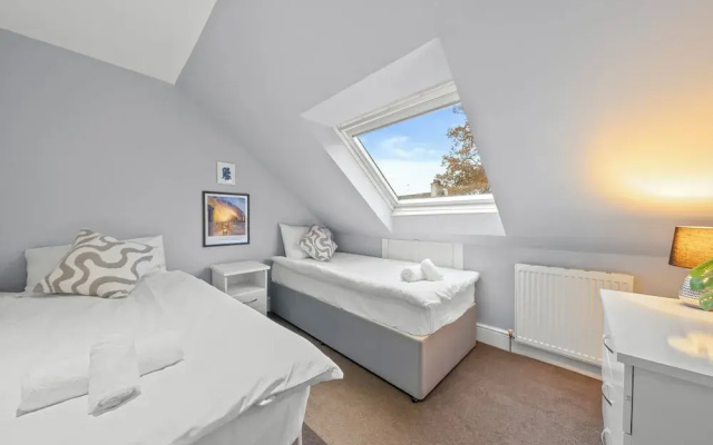 Charming Village Escape near Loch Lomond