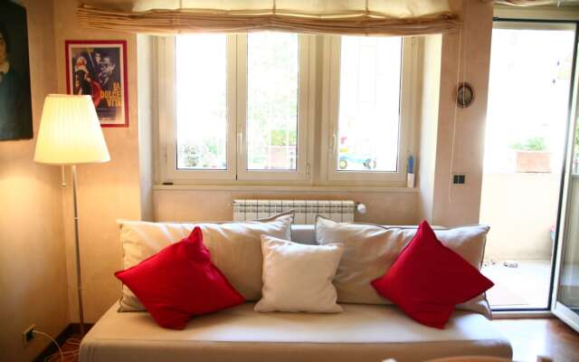 Vatican 6 Minutes From