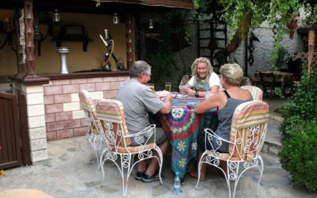 Tuncay Pension