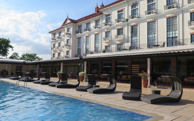 Pontefino Hotel and Residences