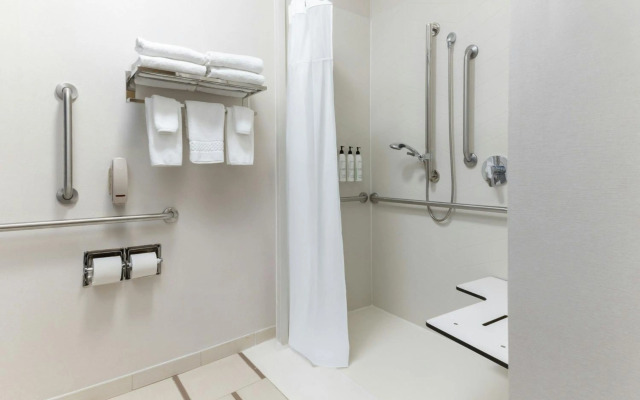 Fairfield Inn & Suites by Marriott Cincinnati Eastgate