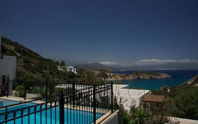 Villa Ouranos our Dream in Blue and Cream With Seaview and Pool