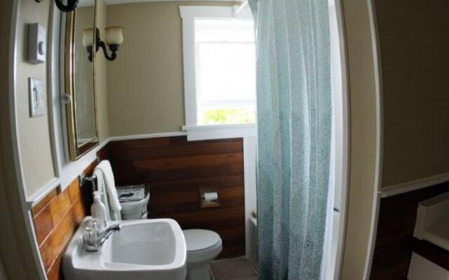 Leigh Lani Guest House