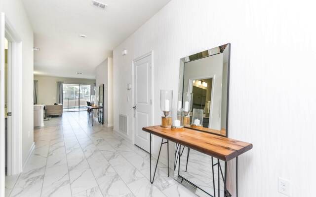 1666 Moonvalley Drive