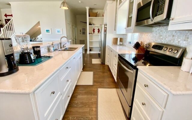 Sea Hag 3 Bedroom Home by Redawning