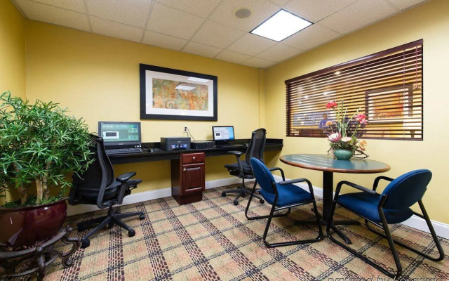 Holiday Inn Express & Suites Columbia-I-26 @ Harbison Blvd by IHG