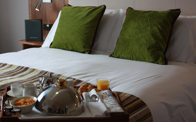 Charleville Park Hotel & Leisure Club