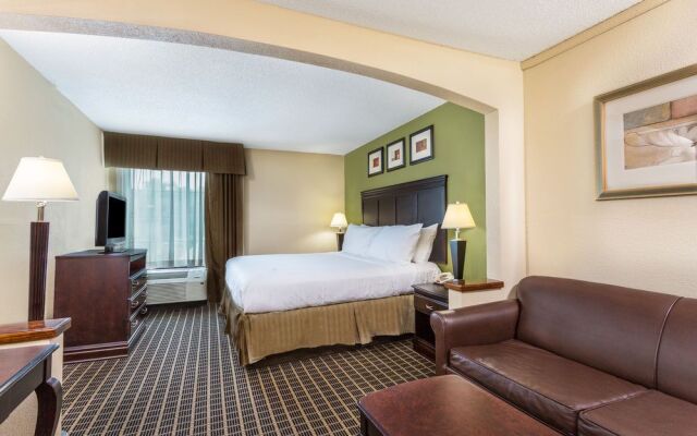 Holiday Inn Express South Boston