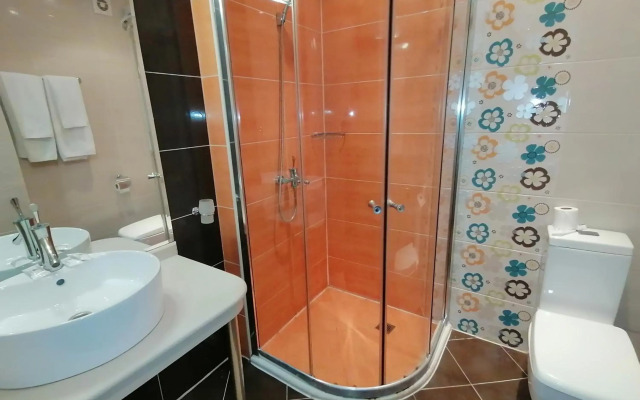 Apart-Hotel "Bendita-Mare"