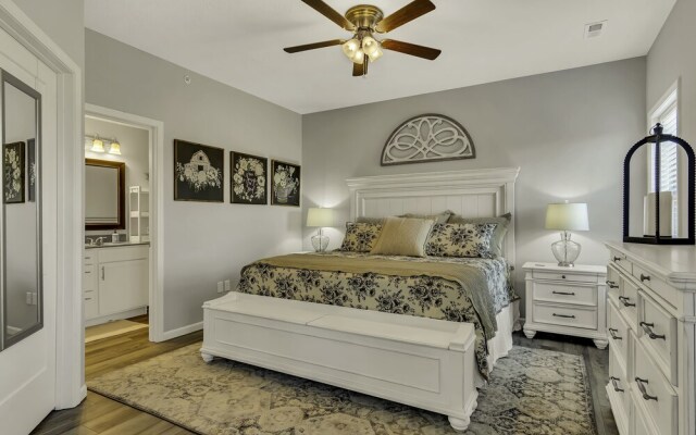 Sunset Bunker 3 Bedroom Condo by RedAwning