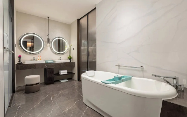 Crowne Plaza Jiangmen Binjiang by IHG