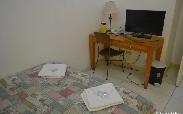 Tagaytay Country Hotel