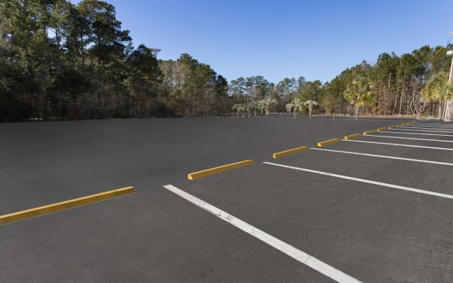Days Inn by Wyndham Hardeeville Near Hilton Head