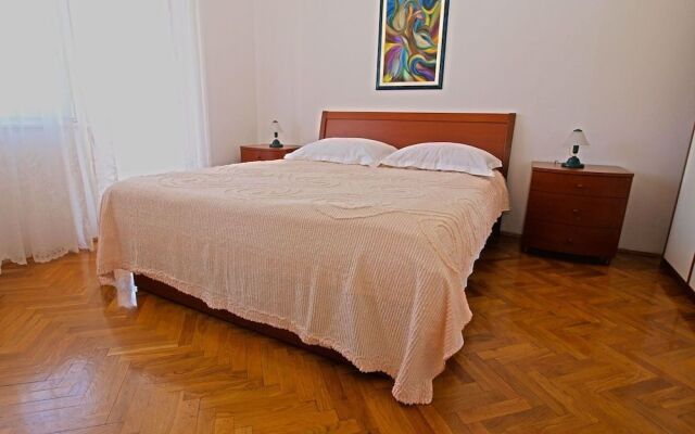 Apartment 613