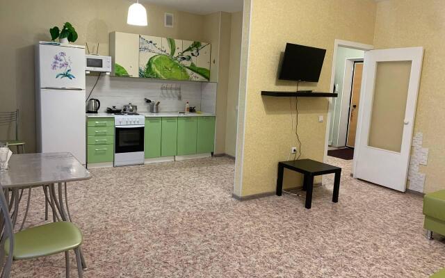 Апартаменты на улице Комарова 8