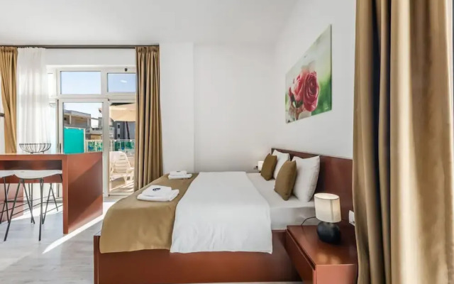 Stylish Studio With Spacious Balcony -trendafili
