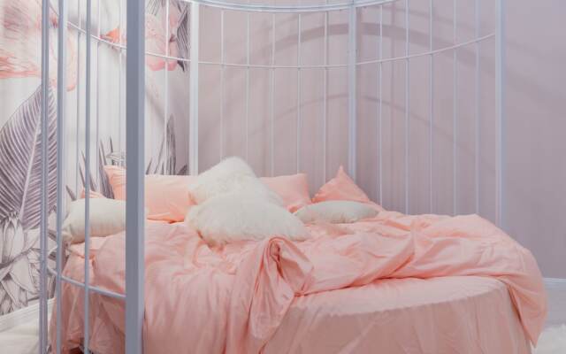 Qing Apartment Spring Heartbeat
