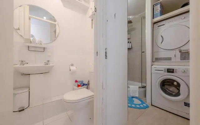 Cosy 3 Bedroom Flat in North London