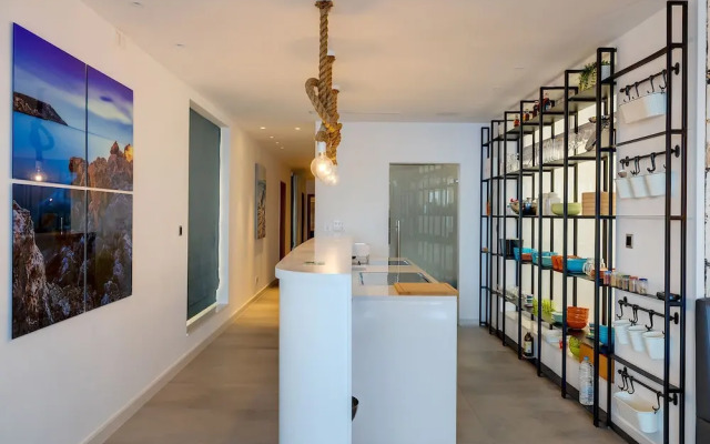Superb Seafront Family Apartment