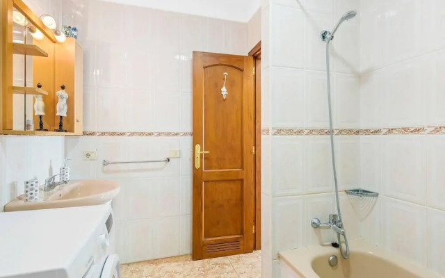 Apartment Edith - Ocean View Just Above the Beach