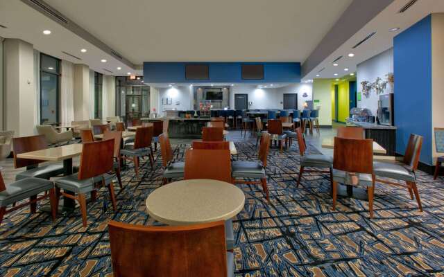 La Quinta Inn & Suites by Wyndham Lubbock Southwest