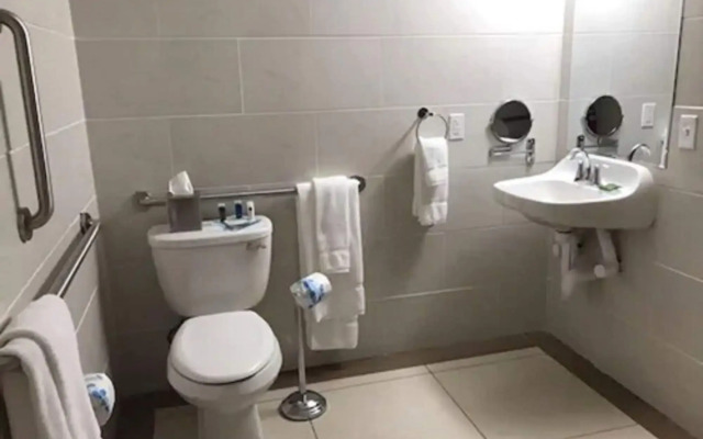 Holiday Inn Bloomington - Normal by IHG