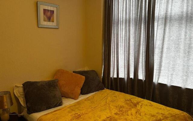 Immaculate 3-bed House in Middlesbrough With Wifi