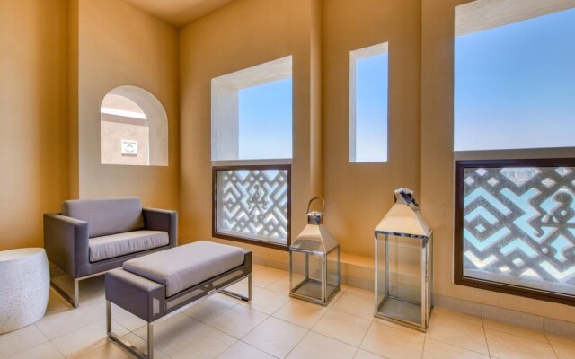 Luxury Palm Property w Beach Sea View