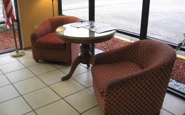 Lake Cecile Inn and Suites