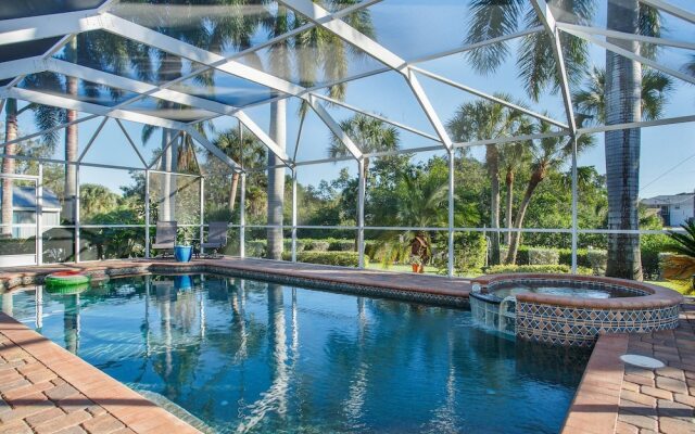 Nokomis Pool Home on the Canal