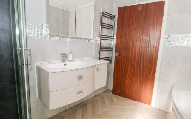 Hawksbridge Bungalow
