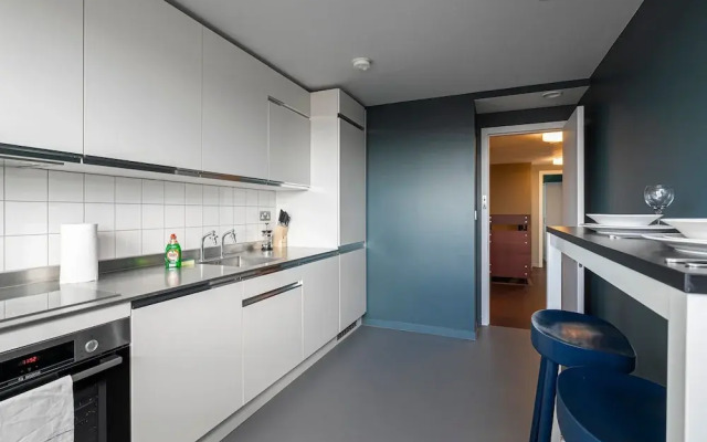 Chic Three-bedroom Home in Poplar