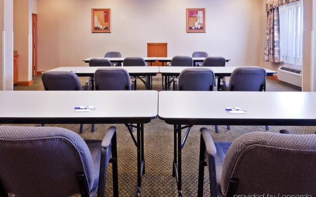 Holiday Inn Express & Suites Forest by IHG