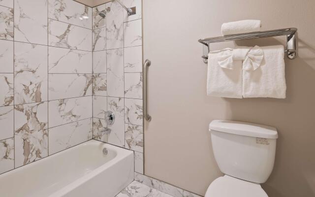 Lighthouse Suites Inn