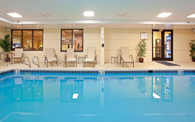 Holiday Inn Express Richmond Airport by IHG