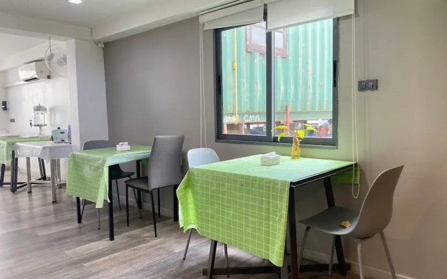 Baan Kun Mhor Hostel