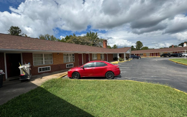 Travel Inn By OYO Danville US-29