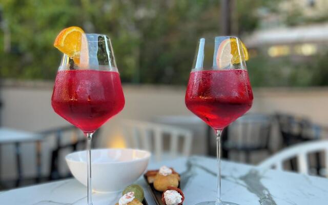 Loly Boutique Hotel
