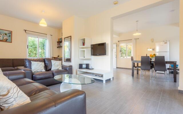 Sun Beach Villa Tria Large Private Pool Walk to Beach A C Wifi Car Not Required - 2282