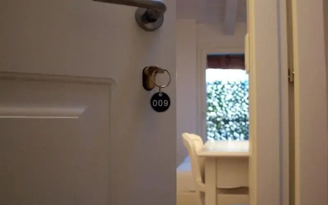 Cosmopolitan Central Rooms
