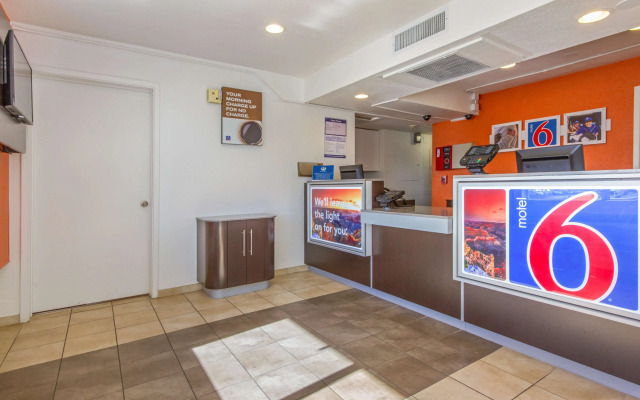 Motel 6 Phoenix North - Bell Road